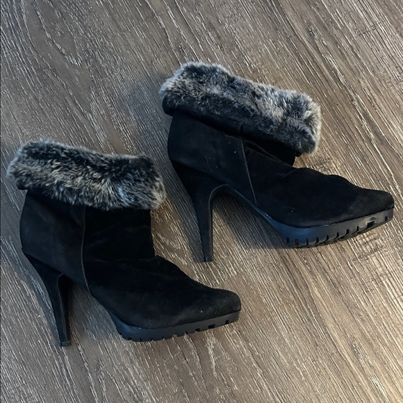 brickelle’s Shoes - Brickelle’s Black Faux Fur Trim High Heel Ankle Boots size 8 3” heel